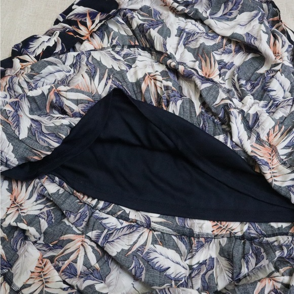 Fashion Nova Floral Flowy Maxi Dress - Picture 6 of 10